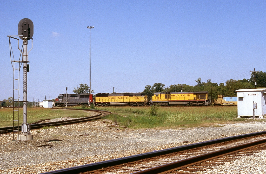 UP train heading for Houston